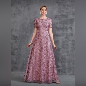 Elegant Floral Lace Evening Gown - Dusty Pink size medium Brand New